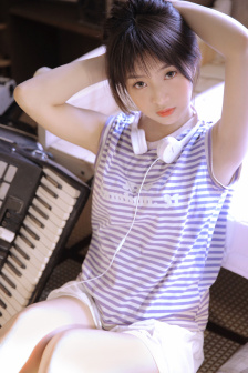 把毛笔放到洞里写字不准掉